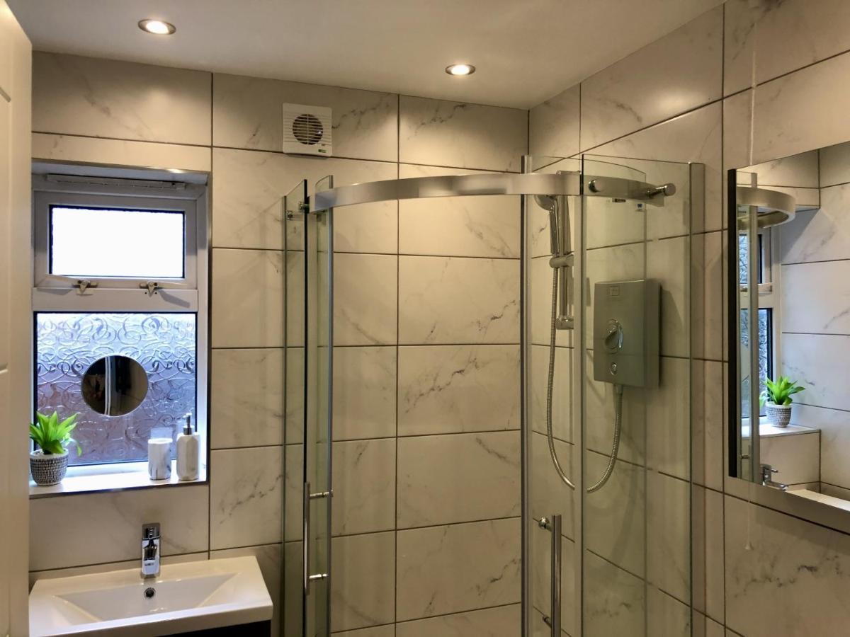 Вілла Executive Or Large Family 5-Bed House - Hosted By Hutch Lifestyle Ковентрі Екстер'єр фото
